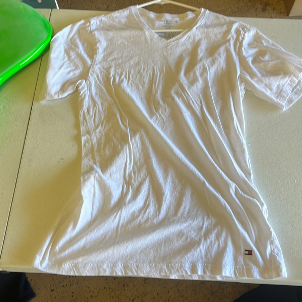 Tom V-Neck tee